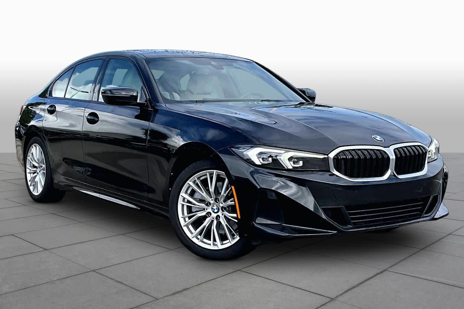 Used 2023 BMW 330i Sedan w/ Driving Assistance Package RWD image 3