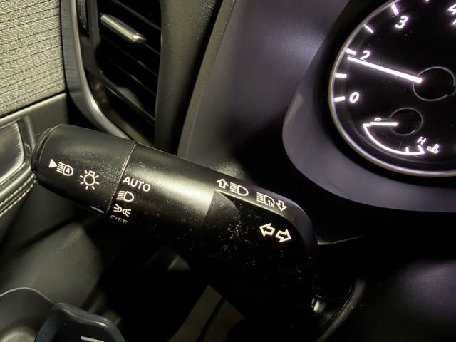 Used 2023 Nissan Rogue SV image 33