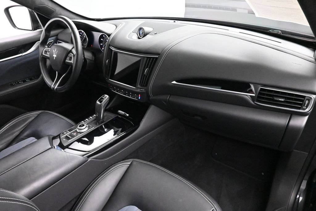 Used 2022 Maserati Levante GT AWD/4WD image 25