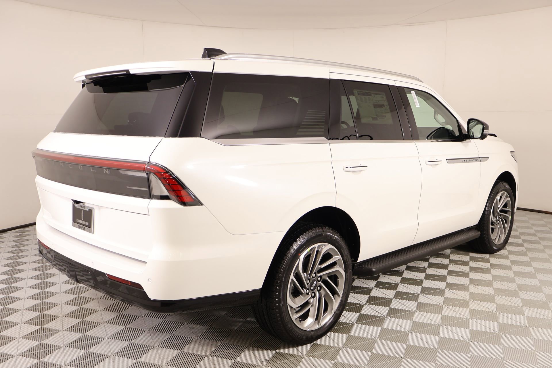 New 2026 Lincoln Navigator Premiere image 21