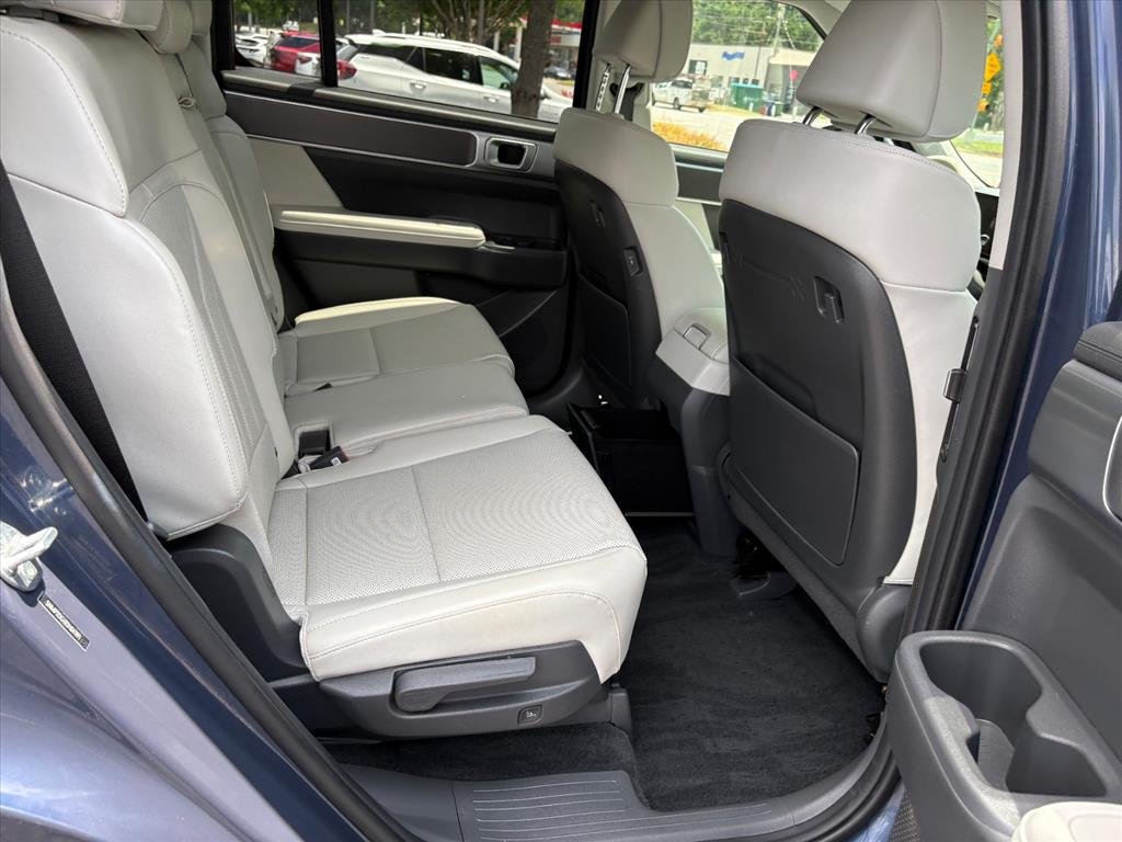 Certified 2025 Hyundai Santa Fe SEL AWD/4WD image 18
