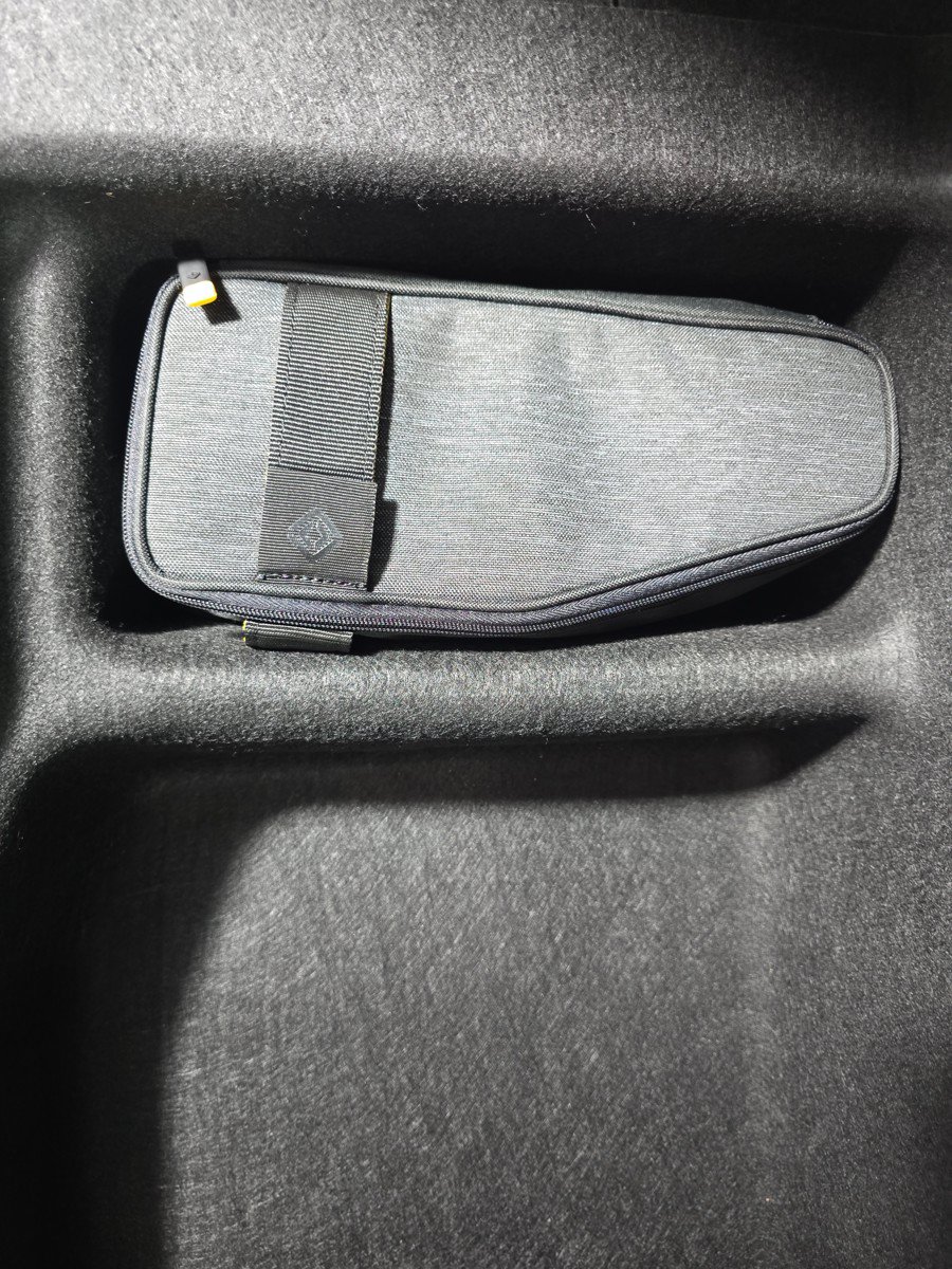 Used 2022 Rivian R1S Launch Edition AWD/4WD image 34