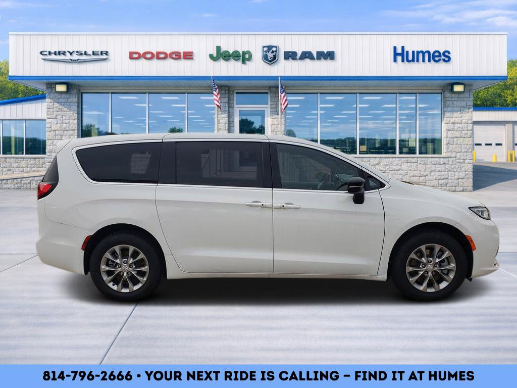 New 2026 Chrysler Pacifica Select AWD/4WD image 2
