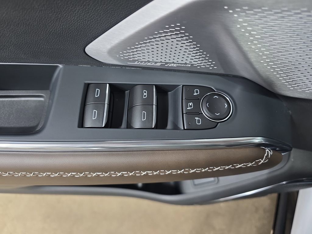 New 2026 GMC Acadia Denali Ultimate w/ LPO, Floor Liner Package image 32