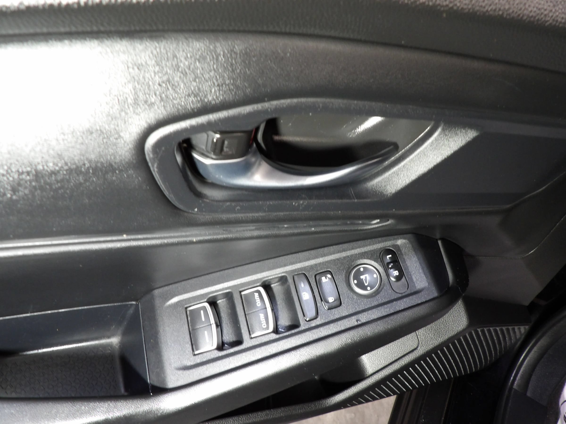 Used 2025 Honda Accord SE image 8