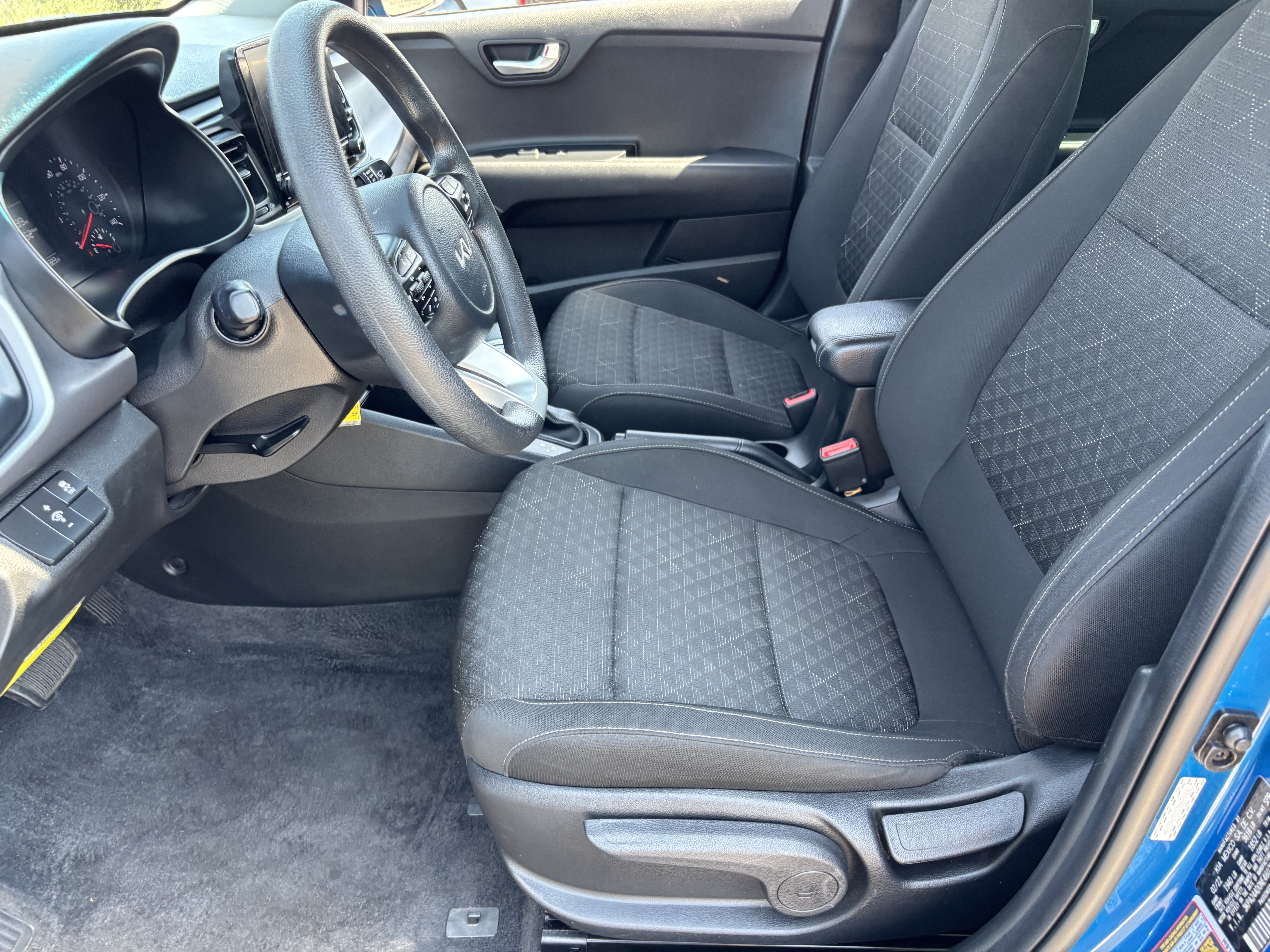 Certified 2022 Kia Rio S FWD image 17