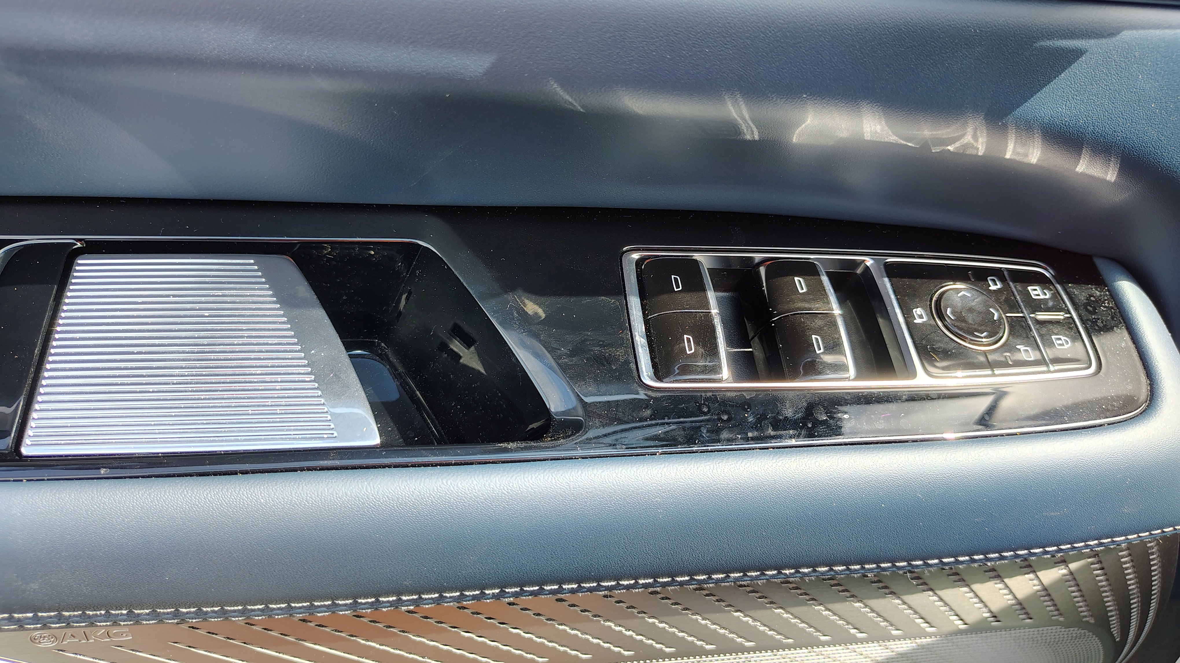 New 2025 Cadillac Escalade IQ Luxury 2 image 12