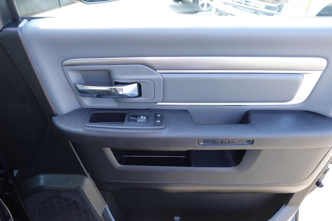 Used 2022 RAM 1500 Classic SLT w/ Electronics Convenience Group image 34