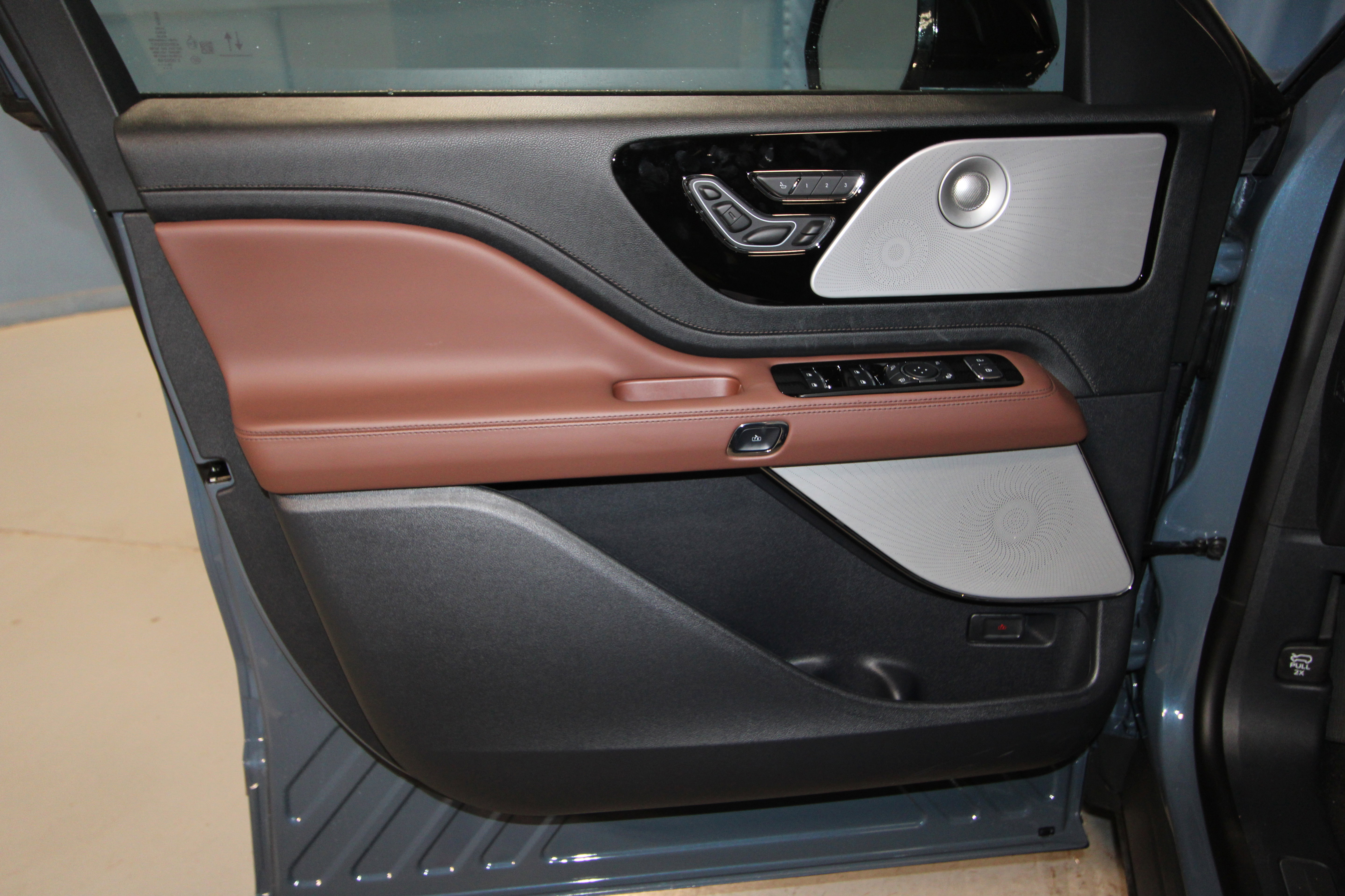 New 2026 Lincoln Aviator Reserve image 4