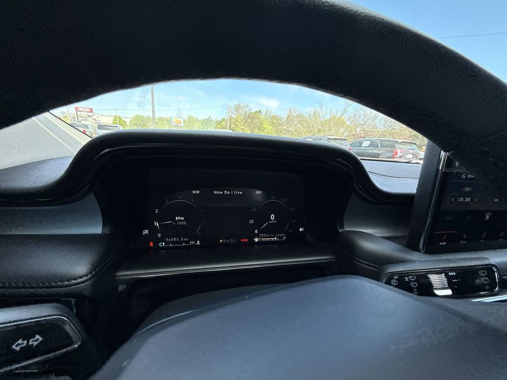 Used 2023 Lincoln Nautilus FWD w/ Premium Package image 18