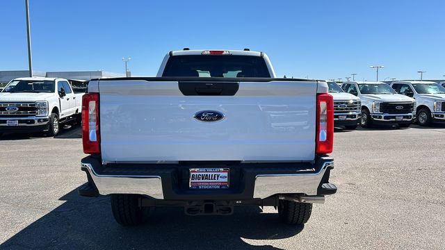 New 2026 Ford F250 XLT w/ FX4 Off-Road Package image 4