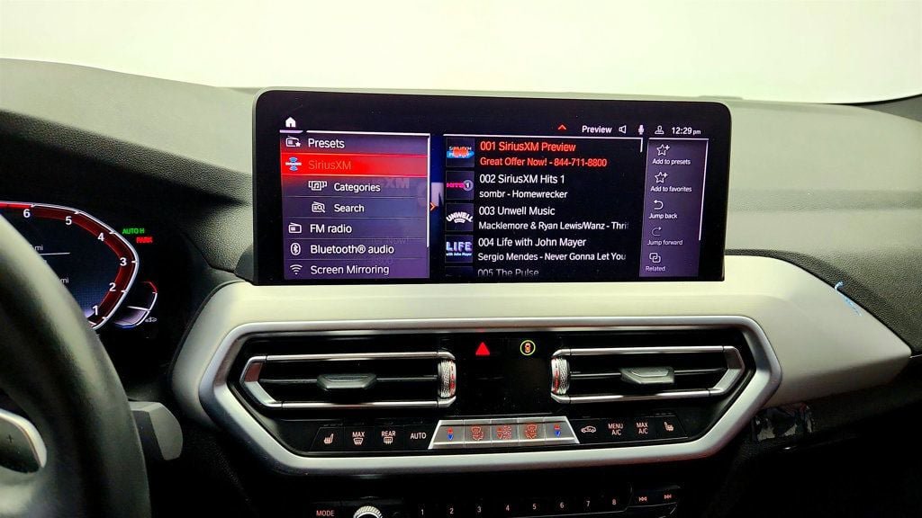 Used 2022 BMW X4 xDrive30i w/ Parking Assistance Package AWD/4WD image 18