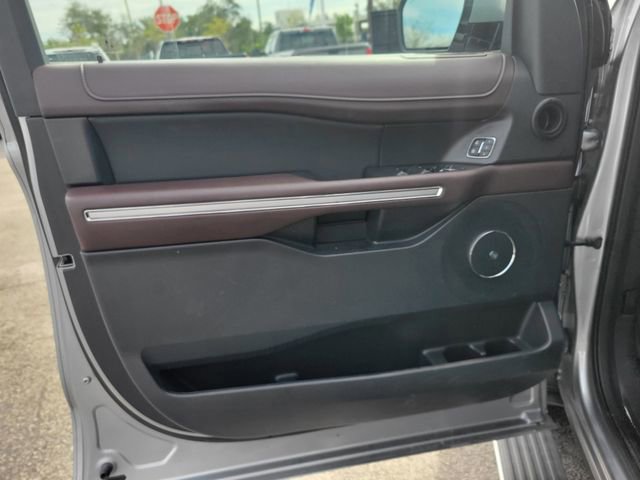 Used 2024 Ford Expedition Limited image 15