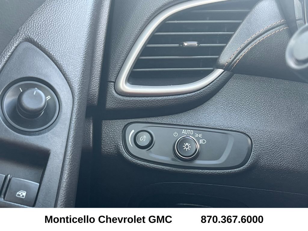 Used 2020 Chevrolet Trax LT FWD image 15