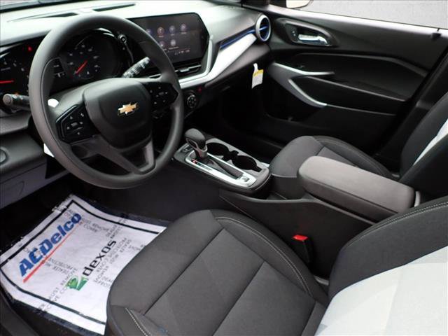 New 2026 Chevrolet Trax LS w/ LS Convenience Package FWD image 10