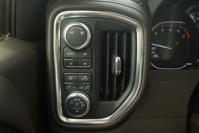 Used 2019 GMC Sierra 1500 SLT w/ SLT Premium Plus Package AWD/4WD image 15