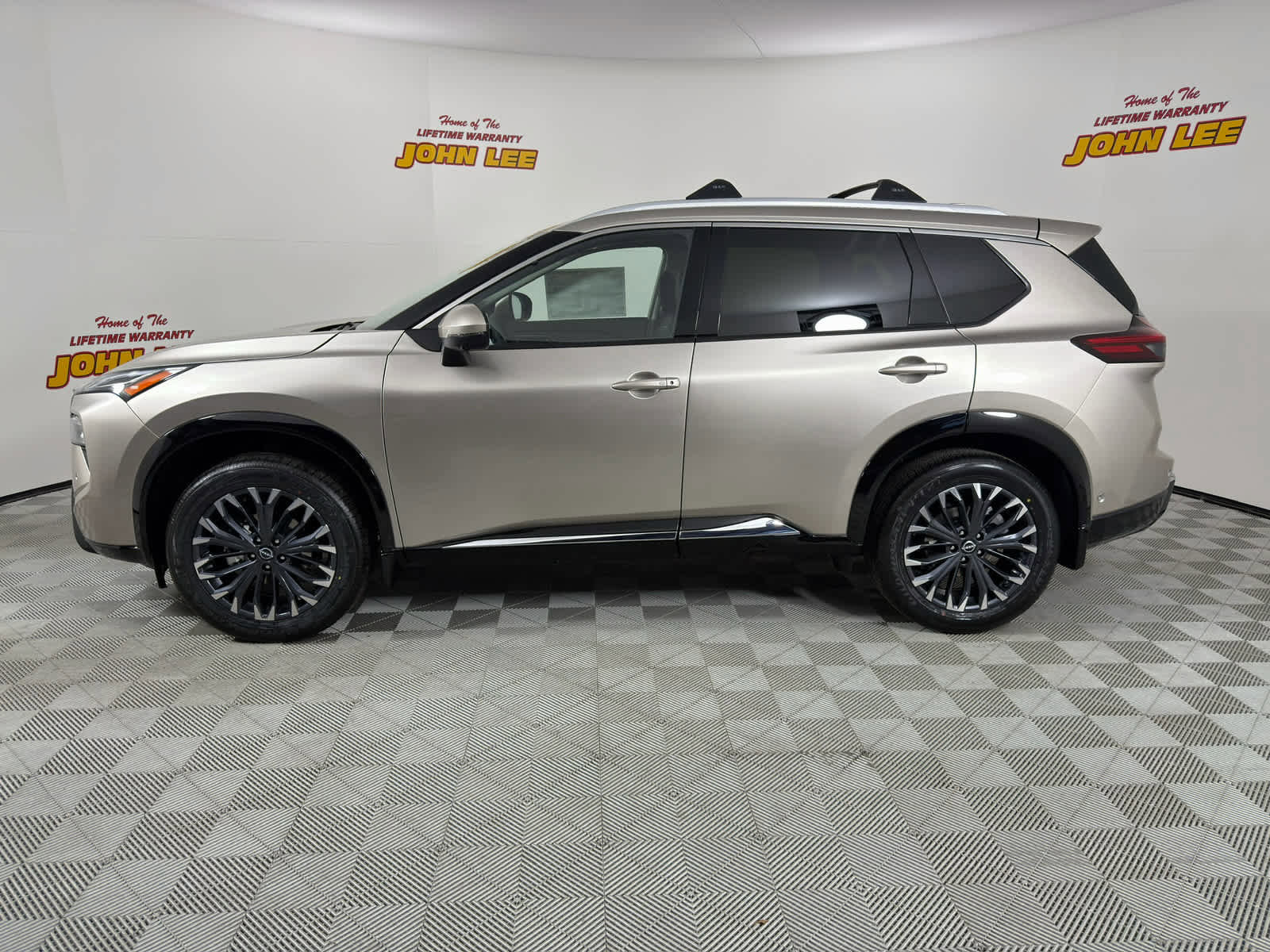 New 2026 Nissan Rogue Platinum w/ Platinum Premium Package image 2