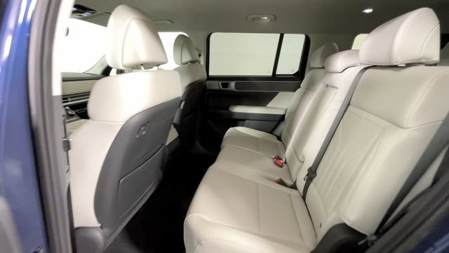 Used 2025 Hyundai Santa Fe SEL FWD image 17