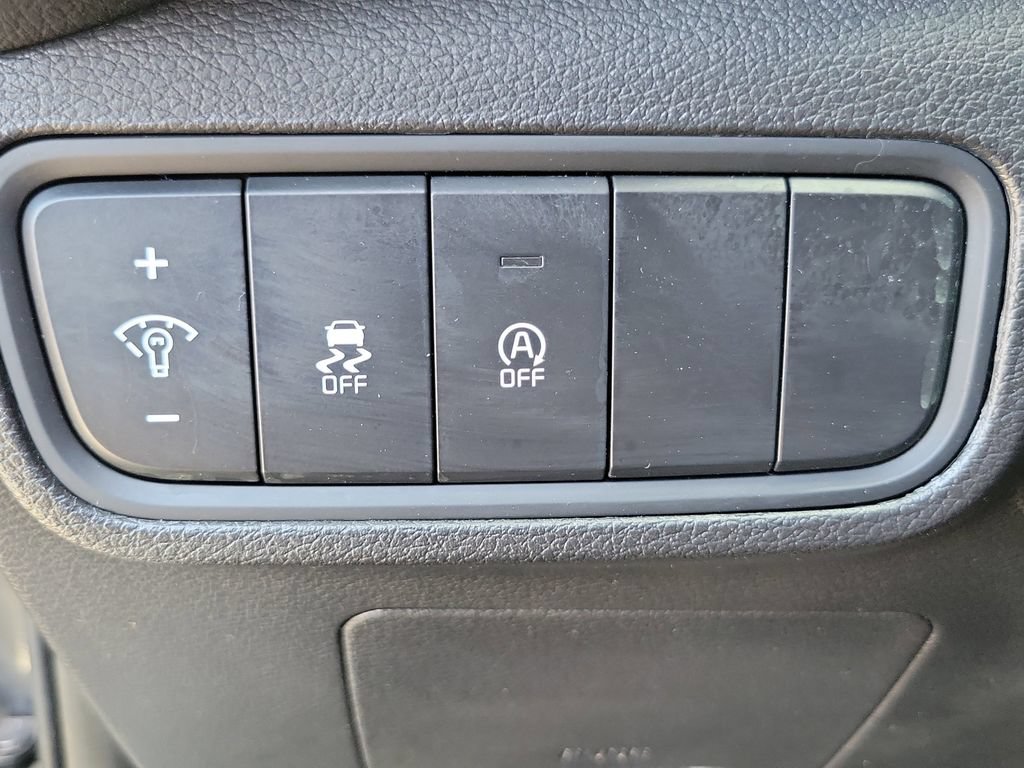 Used 2023 Kia Soul LX w/ Option Group 015 FWD image 17