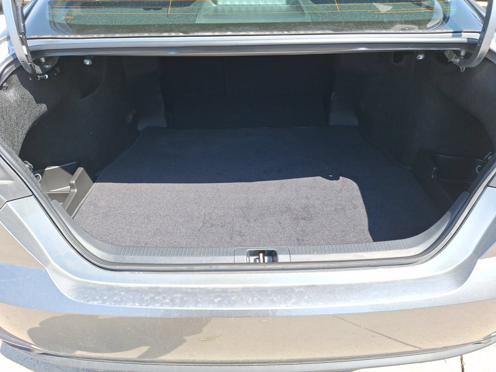 Used 2026 Toyota Camry SE FWD image 36