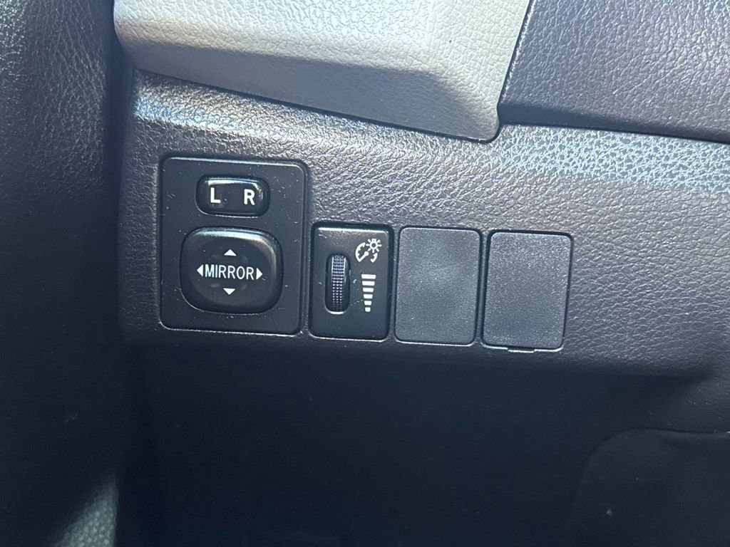 Used 2015 Toyota Corolla LE image 27