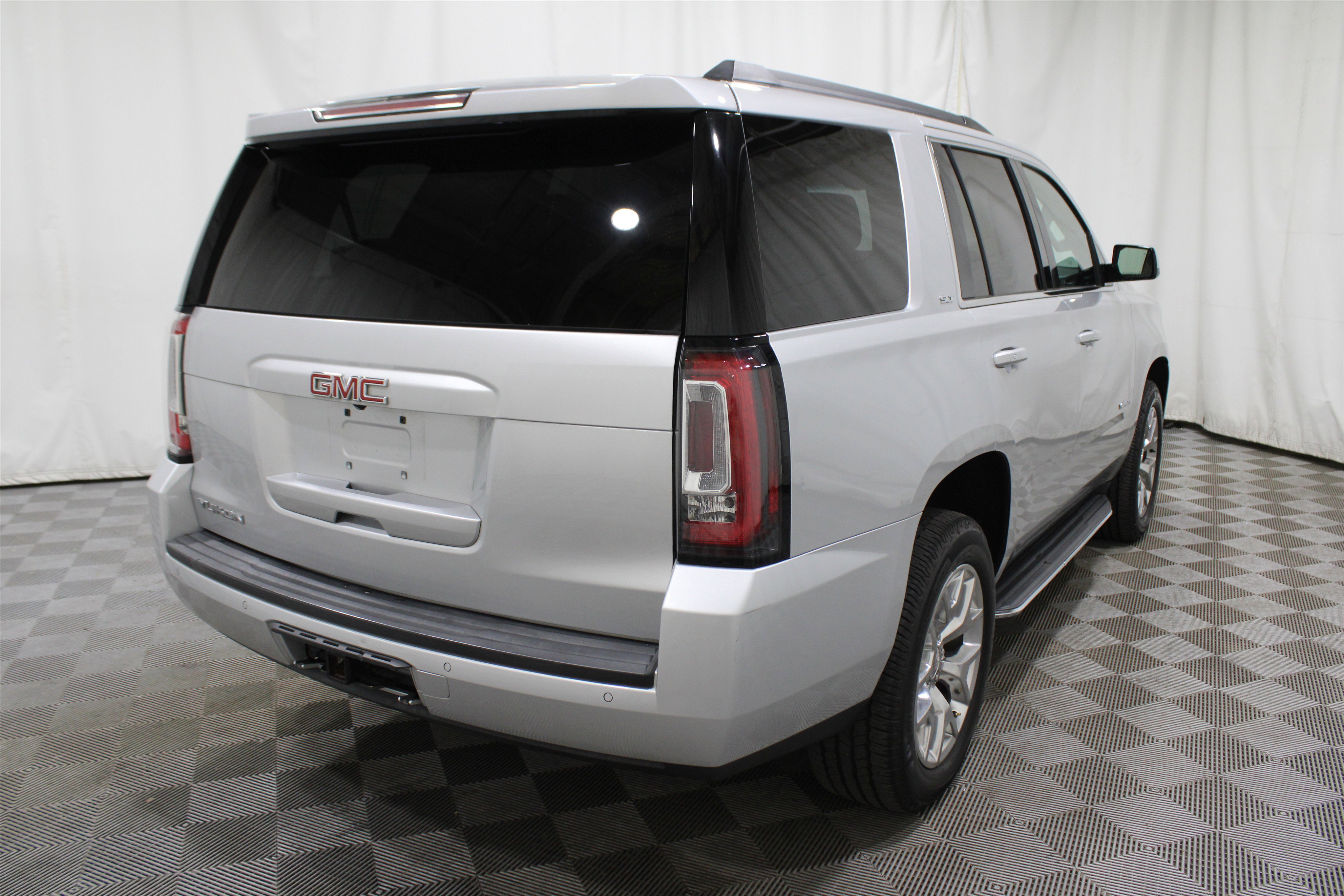 Used 2016 GMC Yukon SLT w/ Open Road Package image 34