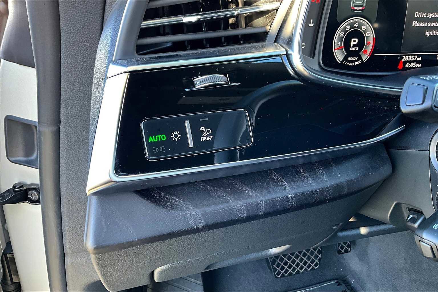 Used 2023 Audi Q8 Prestige w/ Prestige Package image 32
