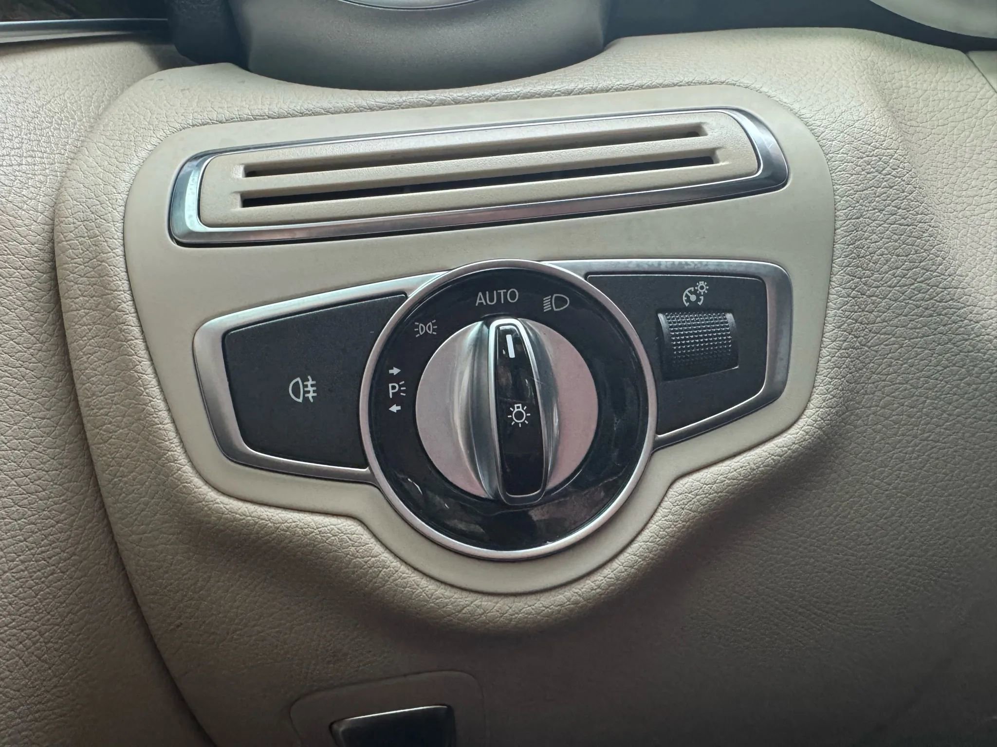 Used 2017 Mercedes-Benz C 300 Sedan image 12