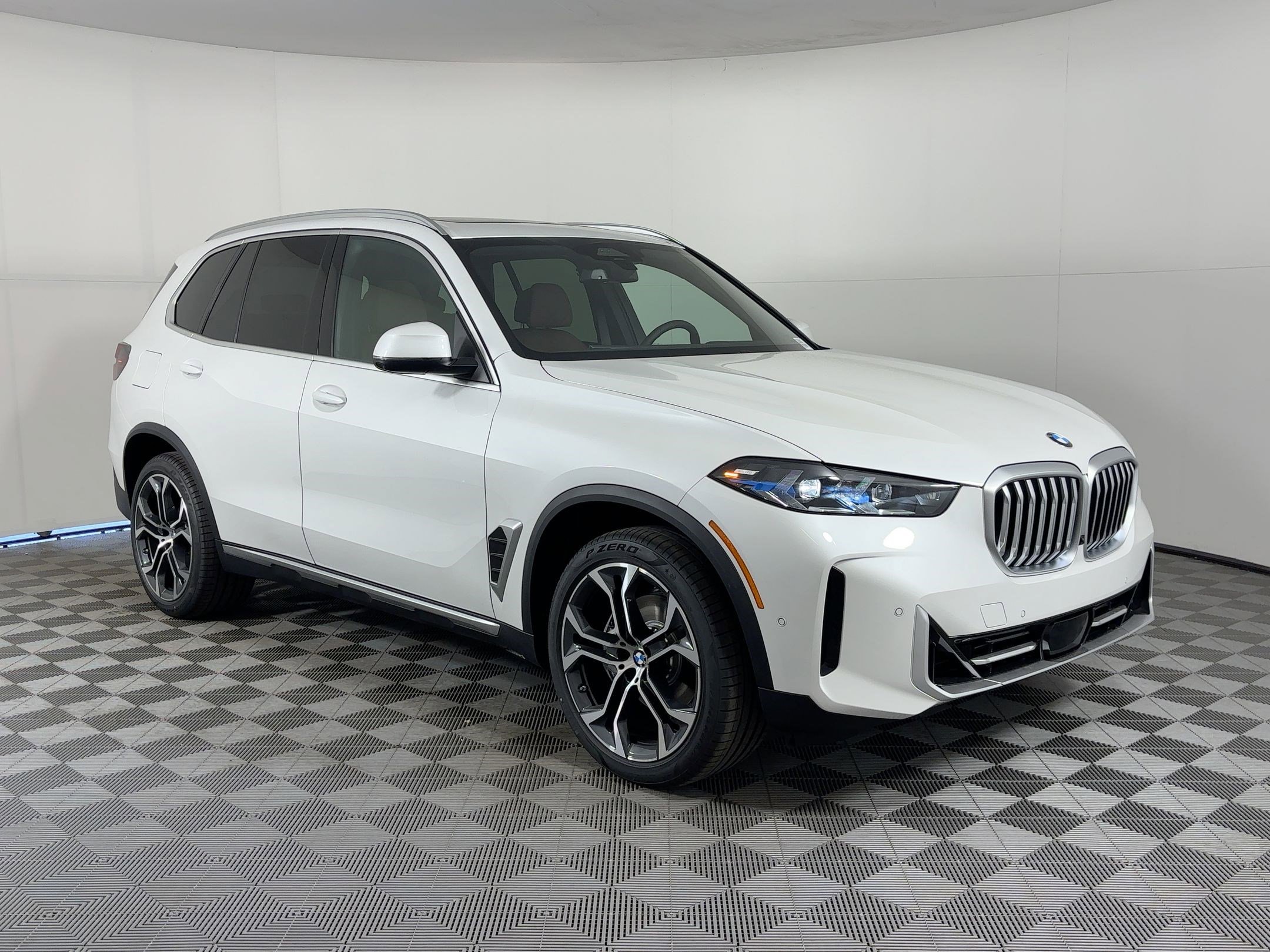 New 2026 BMW X5 sDrive40i w/ Climate Comfort Package image 7
