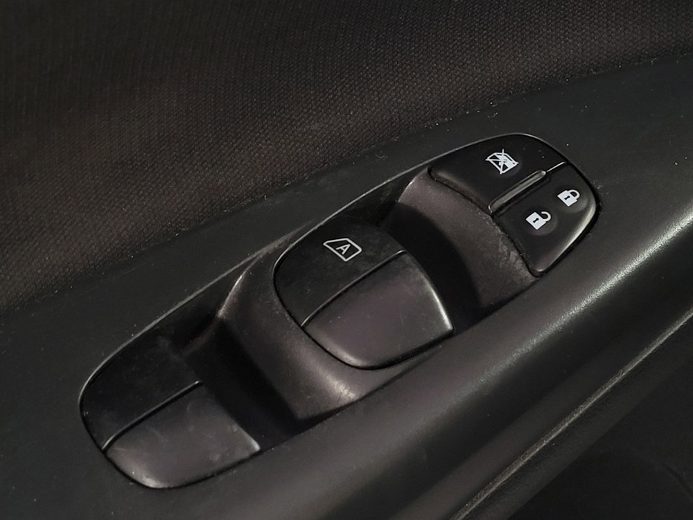 Used 2017 Nissan Sentra S FWD image 27
