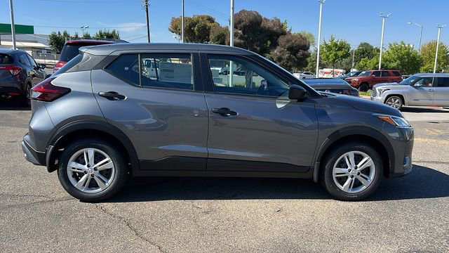 New 2025 Nissan Kicks Play S image 3