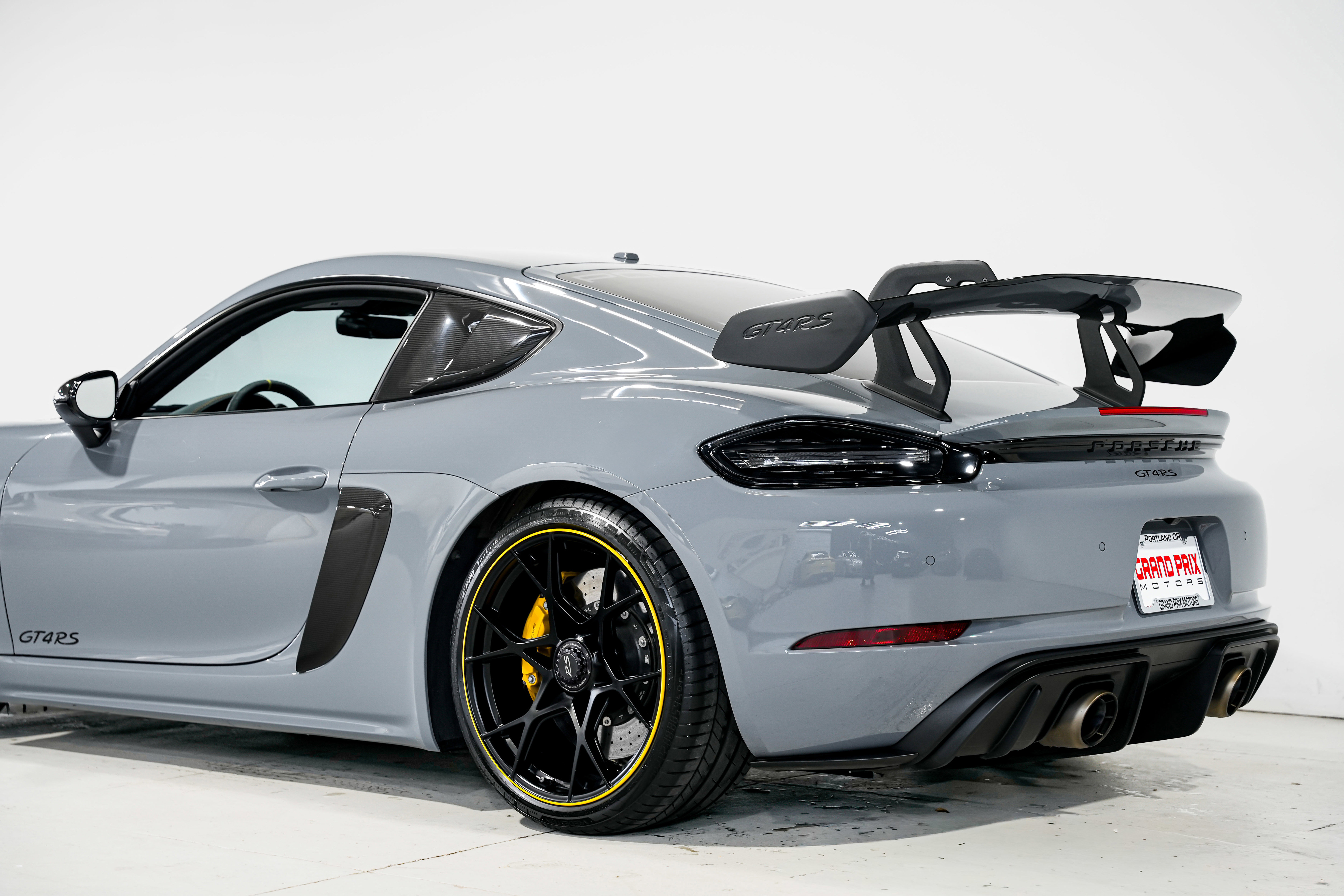 Used 2023 Porsche 718 Cayman GT4 RS RWD image 31