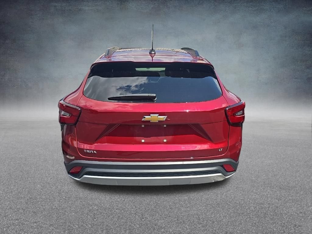 Used 2025 Chevrolet Trax LT FWD image 5