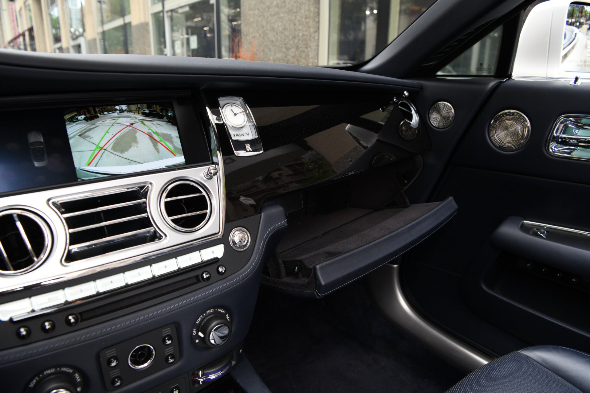 Used 2020 Rolls-Royce Dawn RWD image 15