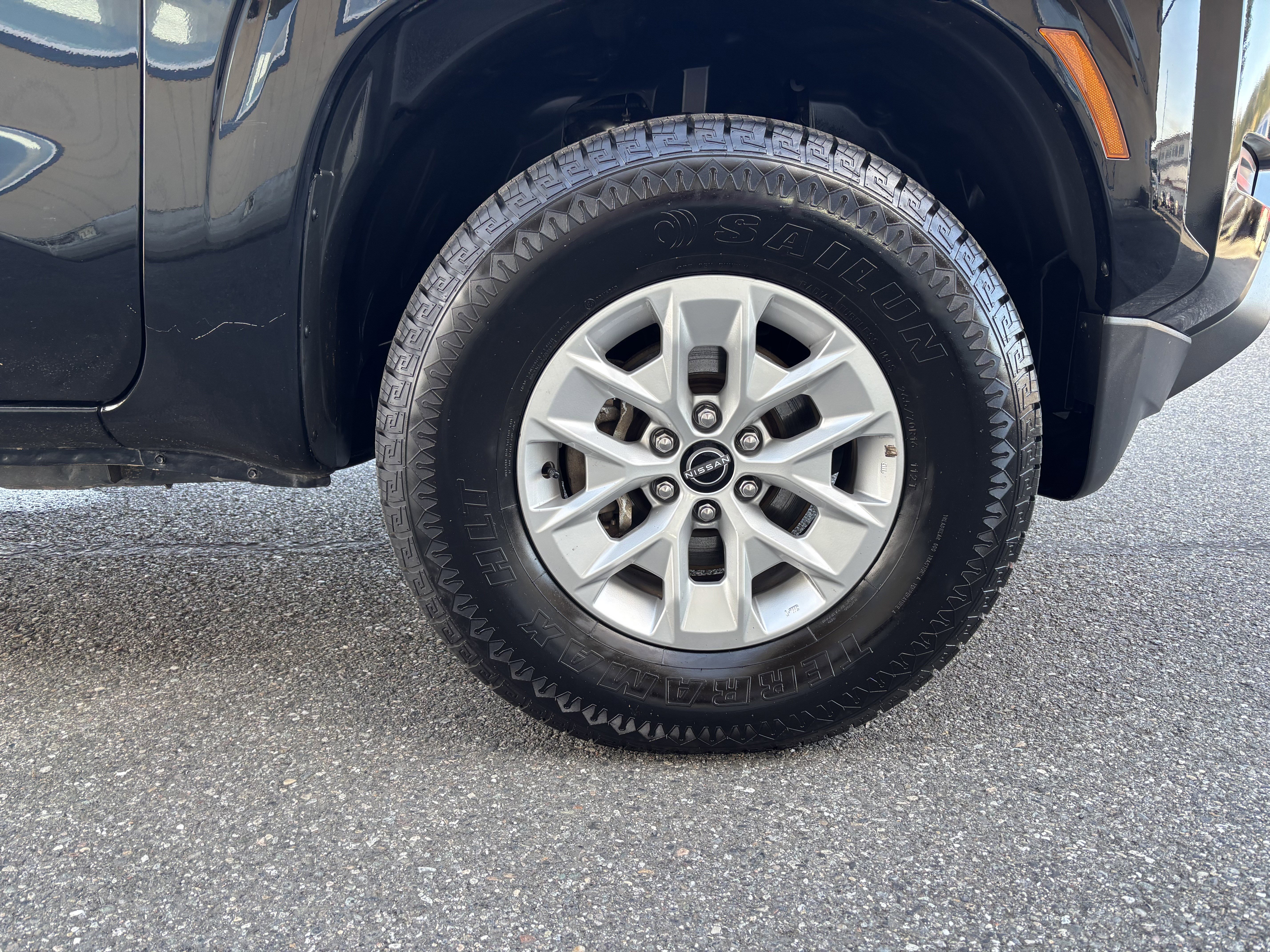 Used 2024 Nissan Frontier SV AWD/4WD image 9