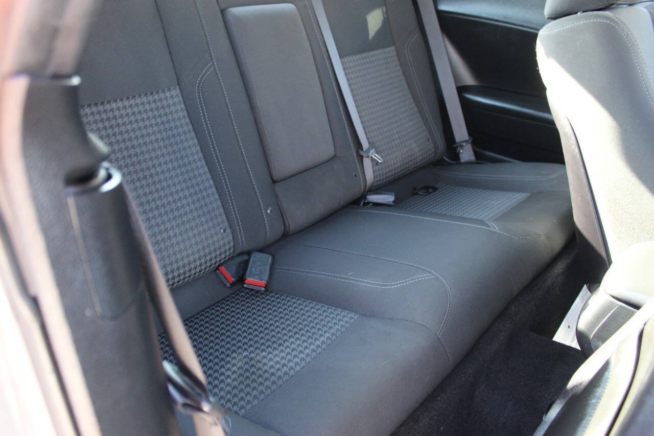 Used 2019 Dodge Challenger SXT AWD/4WD image 11