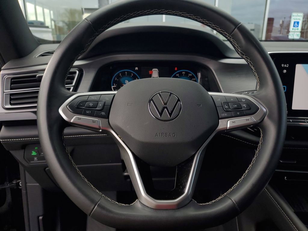 Used 2025 Volkswagen Atlas Cross Sport SE FWD image 17