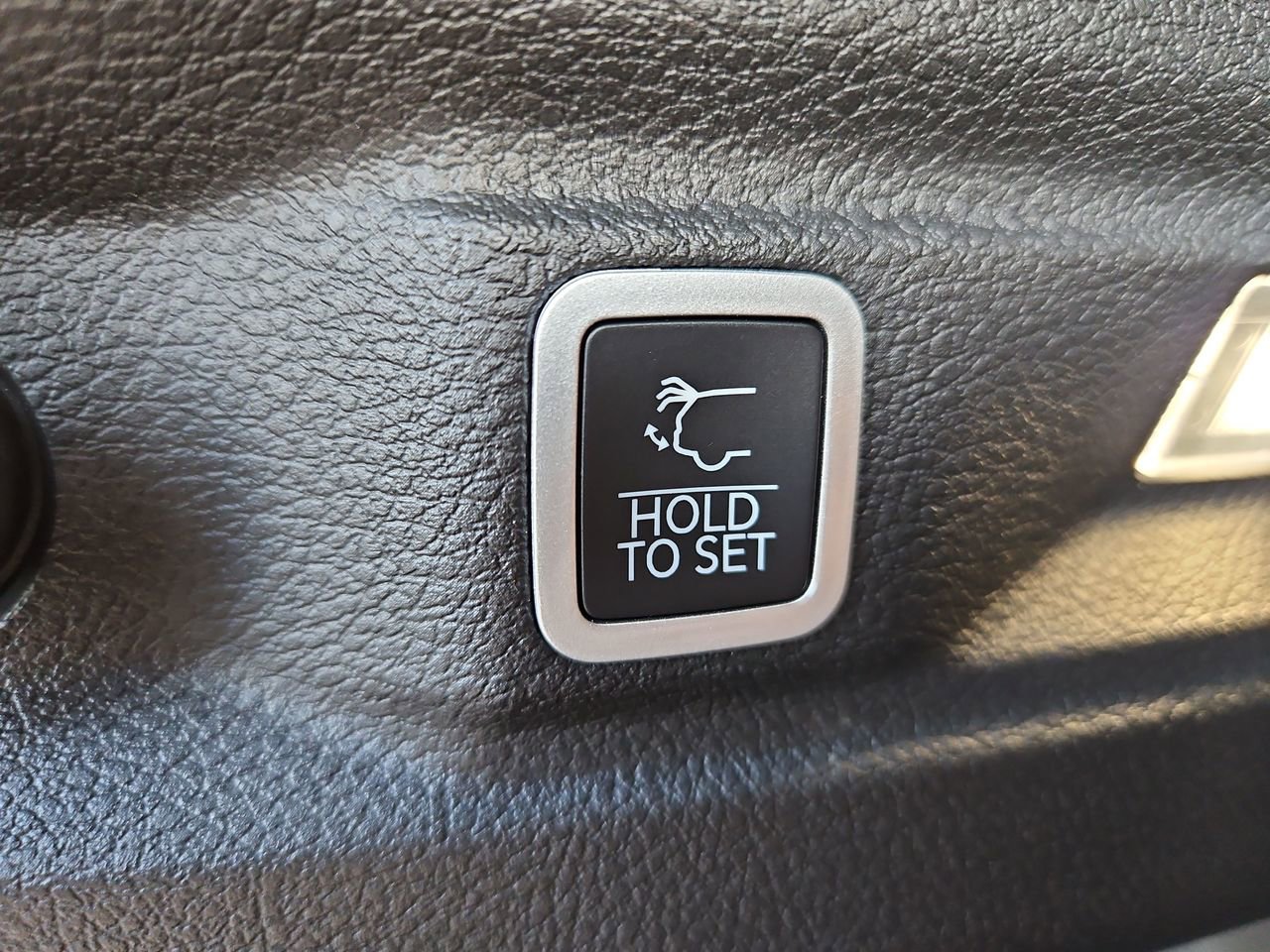 New 2025 Jeep Grand Cherokee L Altitude image 12