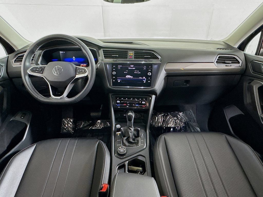 Used 2022 Volkswagen Tiguan SE AWD/4WD image 28