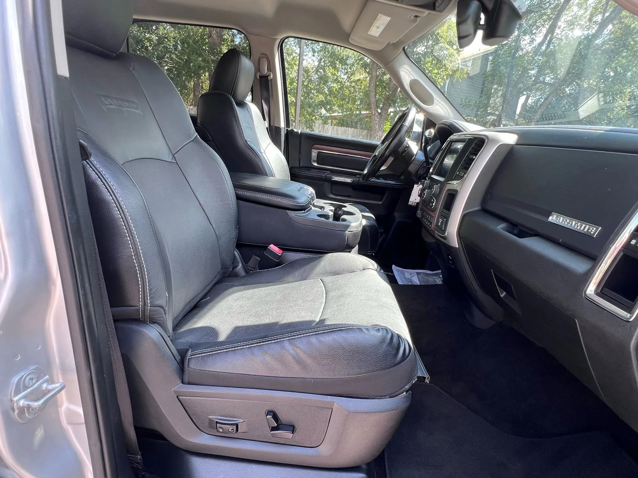 Used 2016 RAM 2500 Laramie image 14