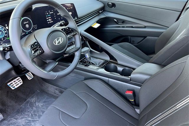 New 2025 Hyundai Elantra SEL image 10