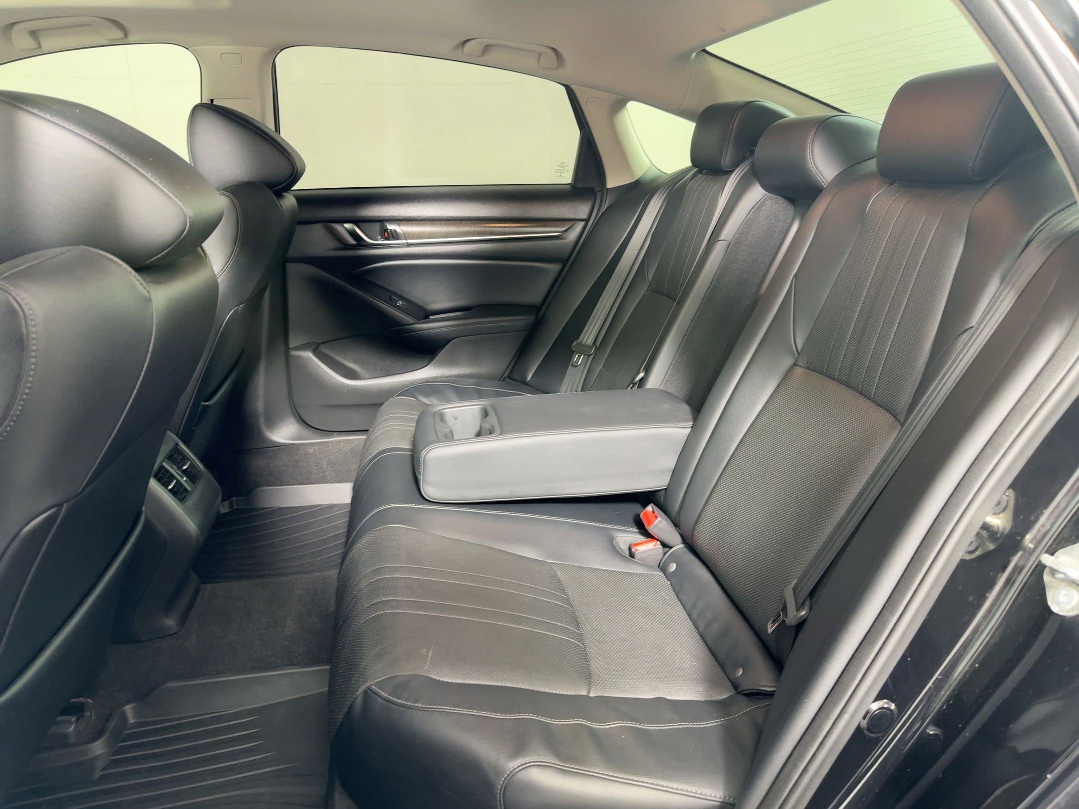 Used 2018 Honda Accord EX-L image 12