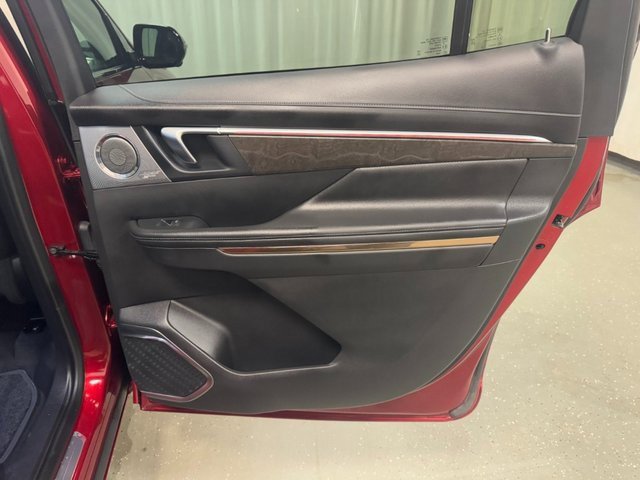 Used 2025 Buick Enclave Avenir w/ Super Cruise Package image 36