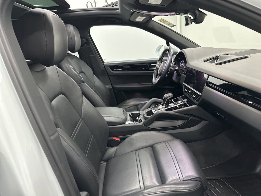 Used 2019 Porsche Cayenne S image 29