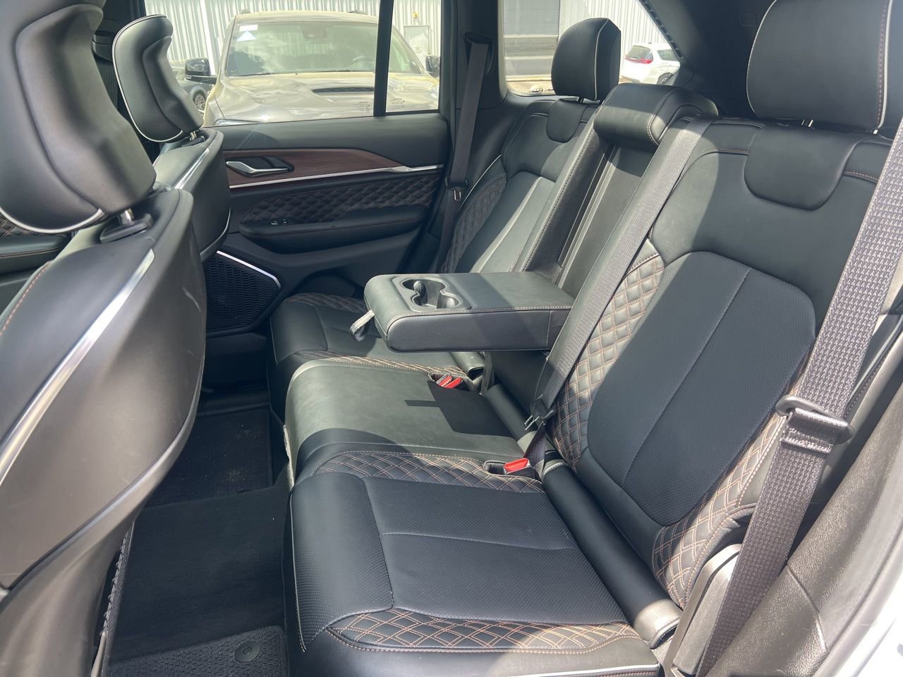 Used 2025 Jeep Grand Cherokee Summit AWD/4WD image 19