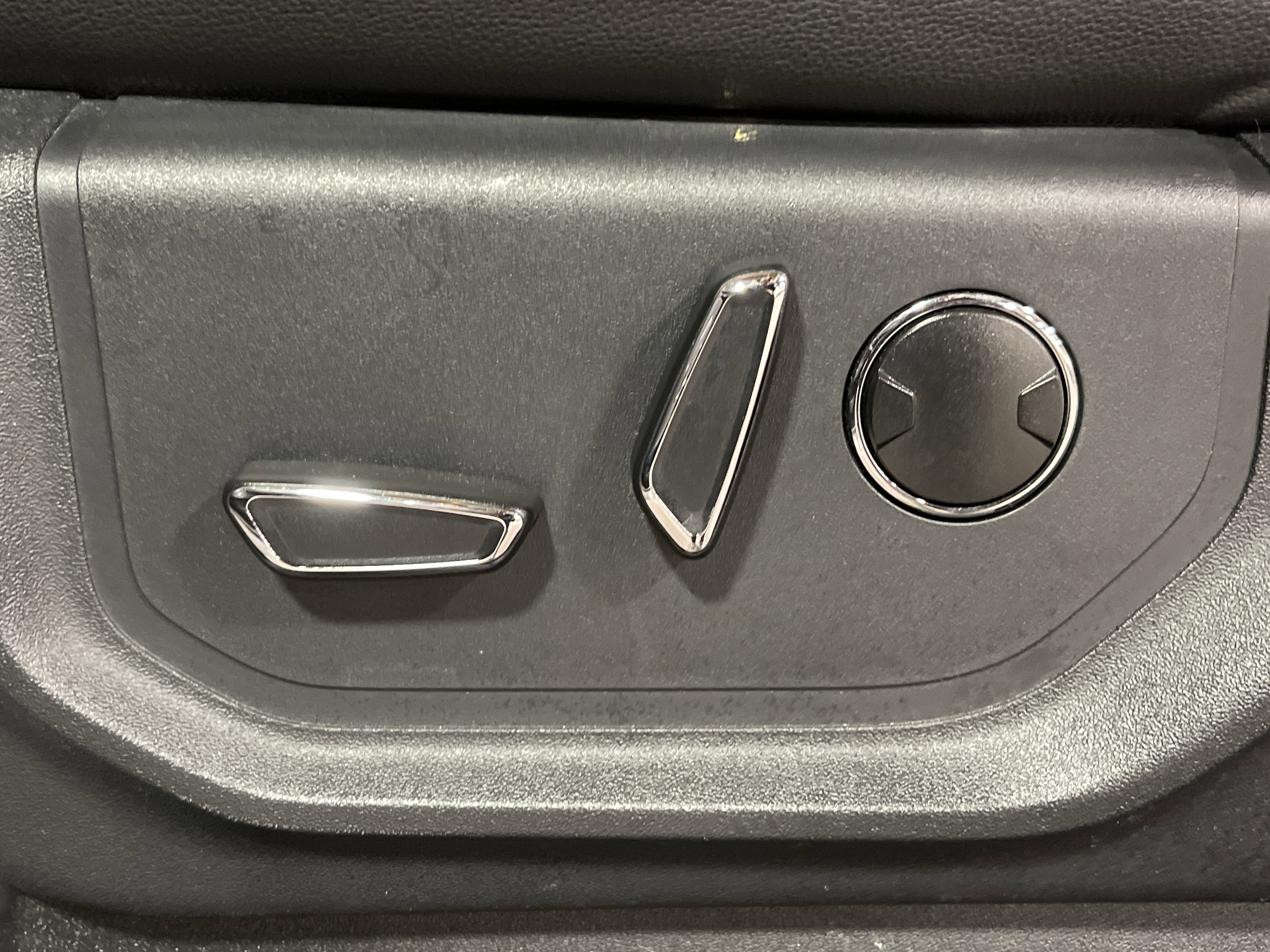 Used 2022 Ford Expedition Max Limited image 11