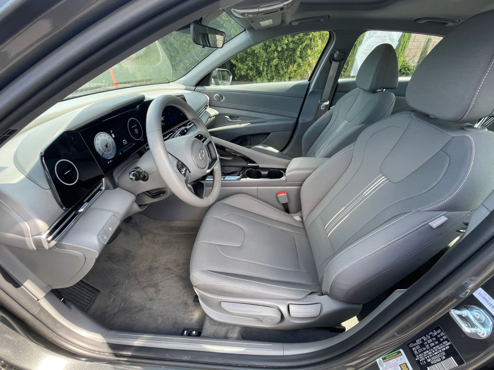 Used 2025 Hyundai Elantra SEL FWD image 27