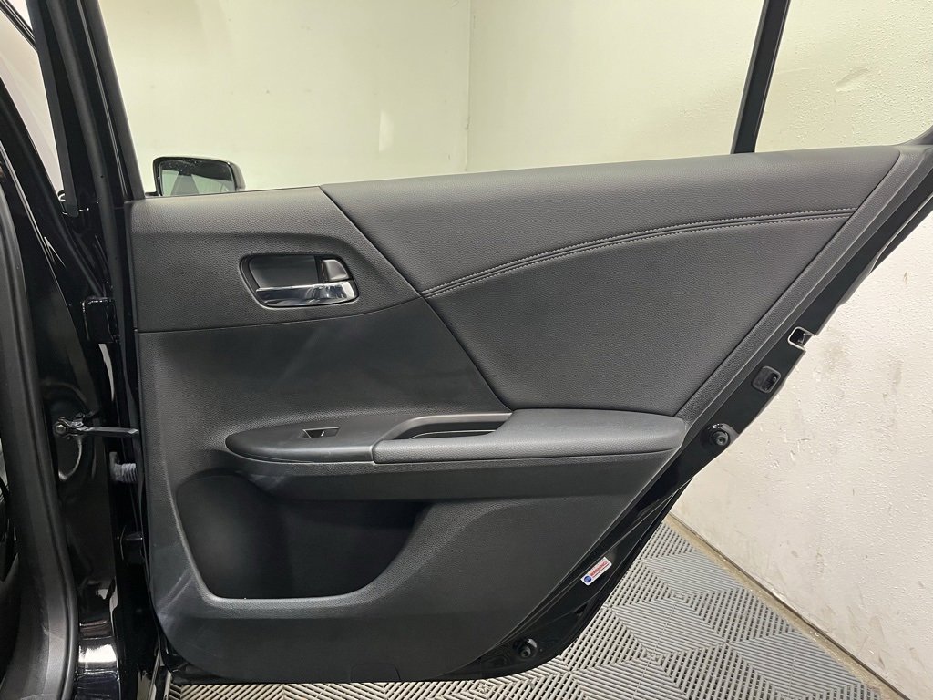 Used 2017 Honda Accord EX-L image 18