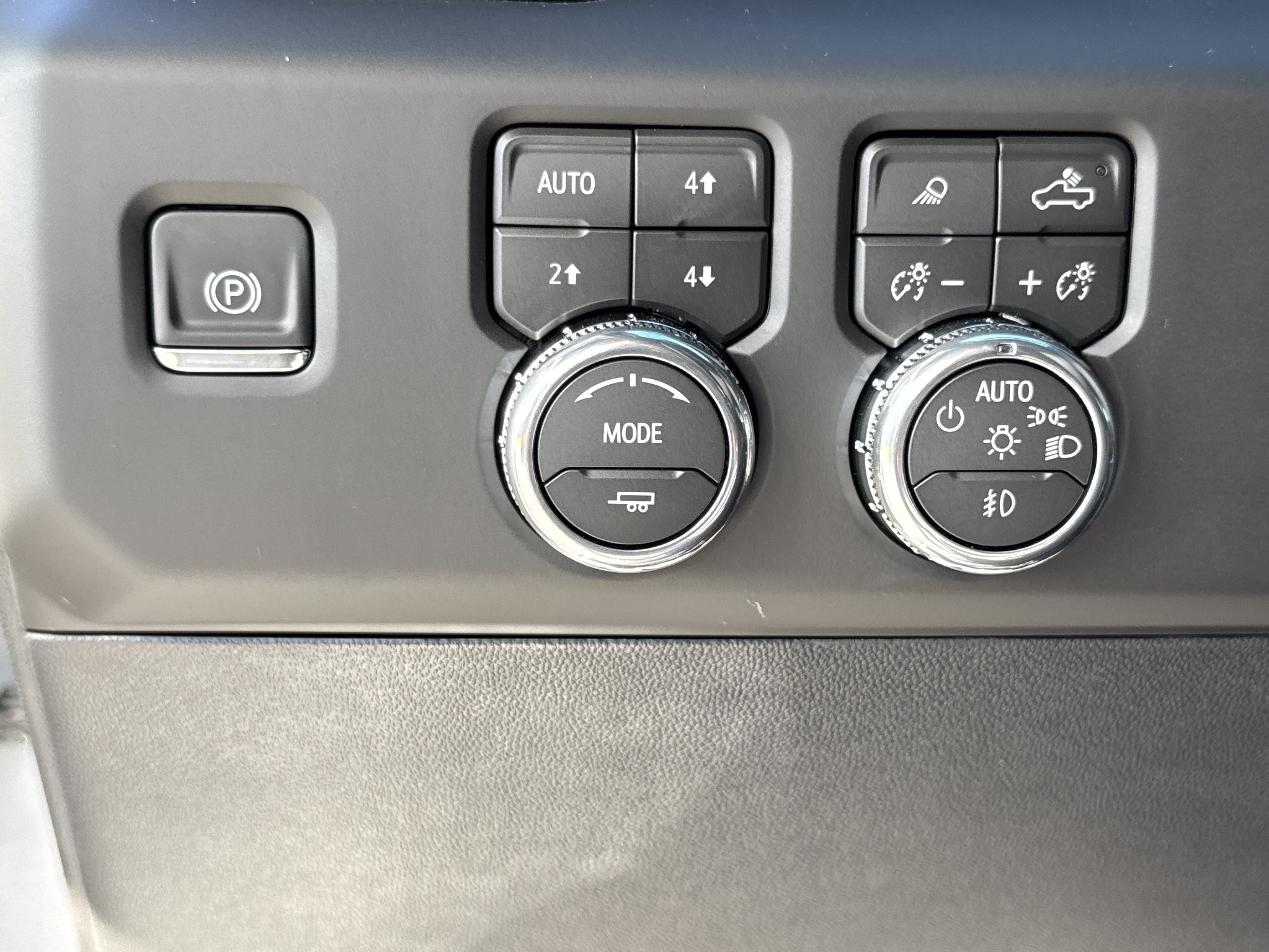 New 2026 GMC Sierra 2500 Denali Ultimate AWD/4WD image 18