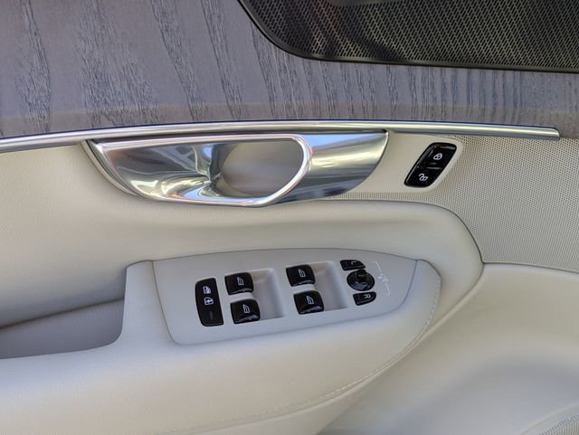 New 2026 Volvo XC90 B6 Ultra w/ Protection Package image 13